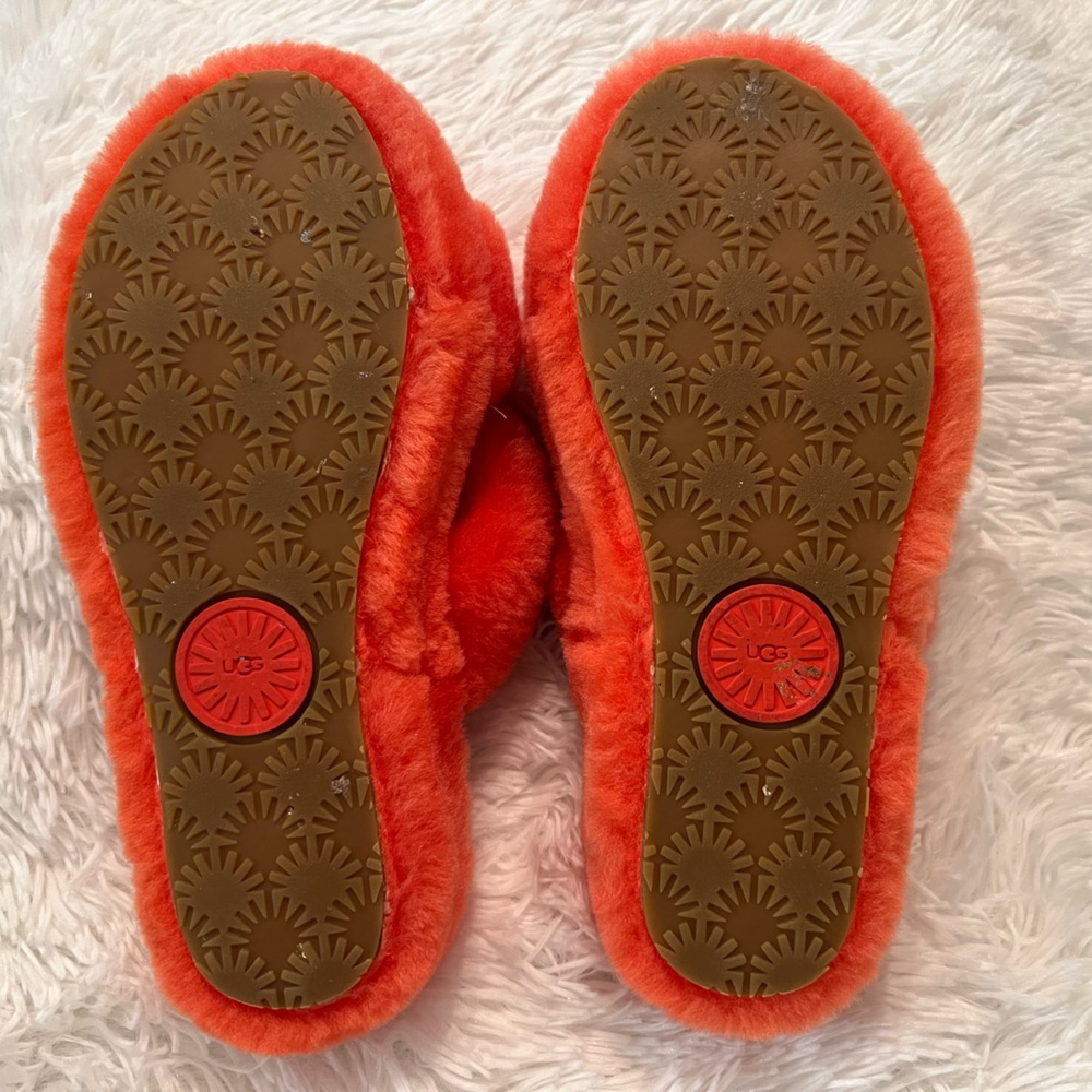 UGG Girl's Fluff Yeah Slide Slippers - LIKE NEW CONDITION! - Picture 10 of 12